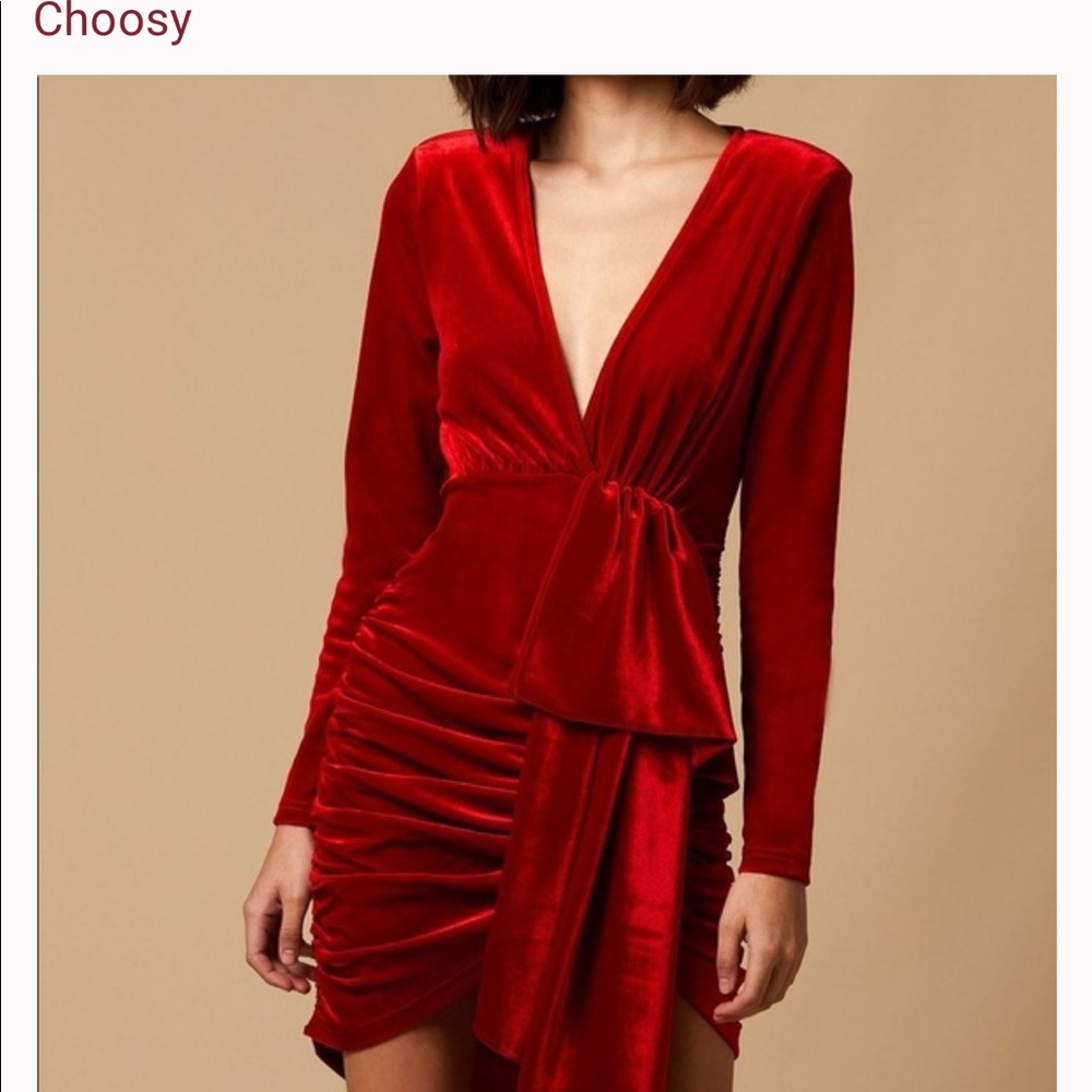 Choosy red dress